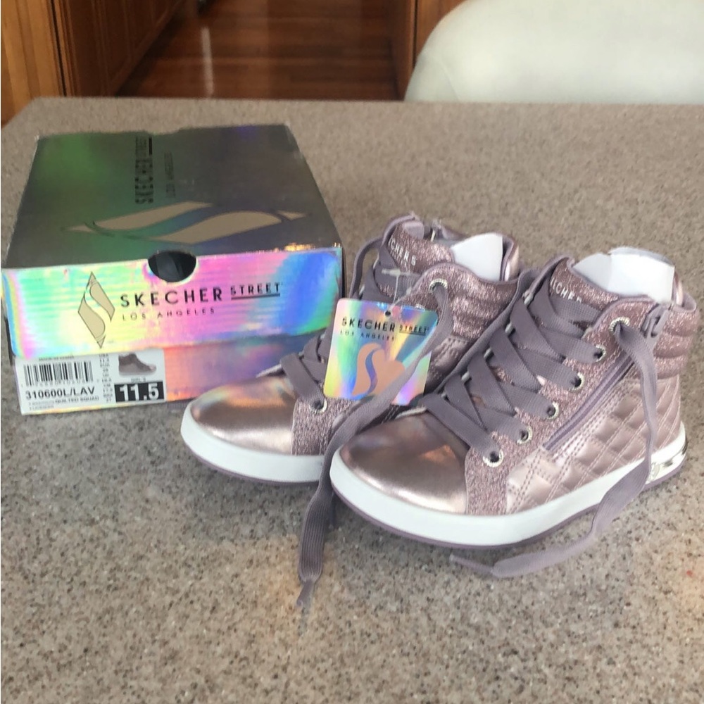 Skechers NWT girls shoe size 11.5